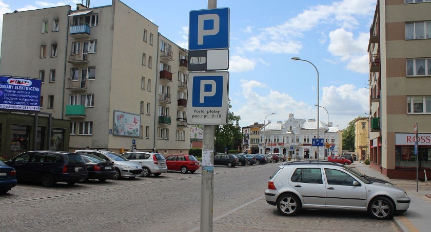 Opłaty za parkingi w Ciechanowie będą obowiązywały o godzinę krócej?