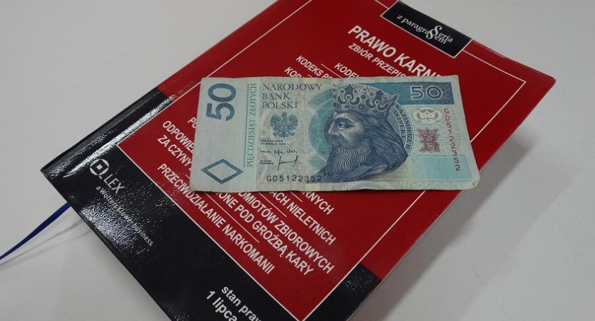 U sąsiadów: Nielegalnie łowił ryby. Chciał przekupić Straż Rybacką