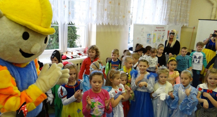 Bajkowy dzień w Szkole Podstawowej nr 6 (wideo/zdjęcia)