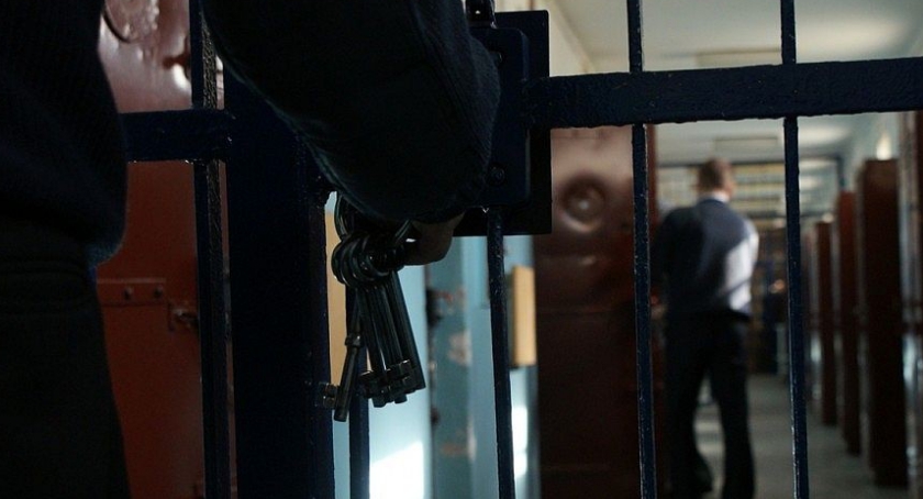 Mężczyzna okradziony w Ciechanowie przez znajomych. Policja zatrzymała trzy osoby