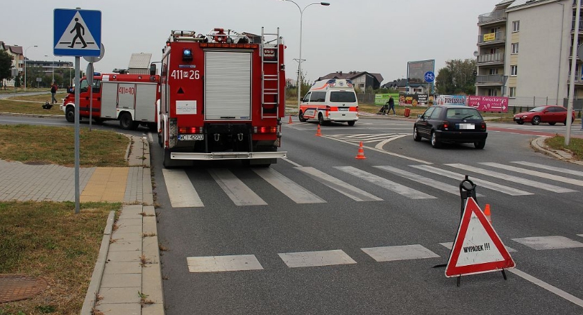 Dwie kobiety potrącone na pasach w centrum Ciechanowa. Jedna z nich jest w ciężkim stanie