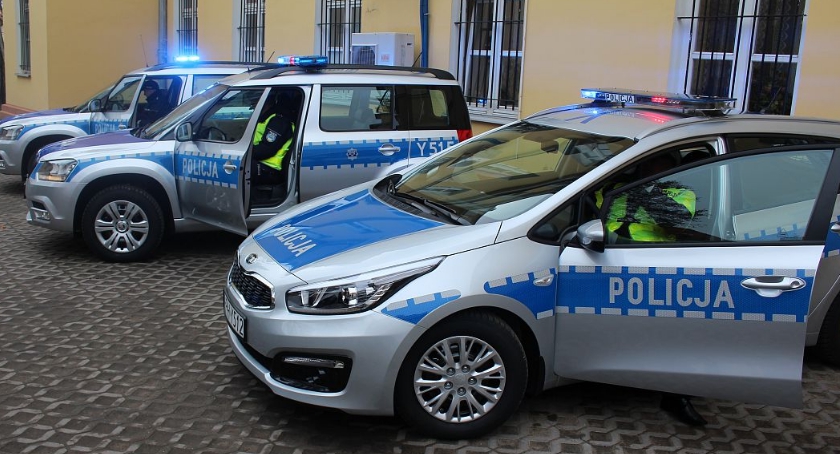 Trzy nowe radiowozy wzmocniły tabor policji w Ciechanowie (zdjęcia)