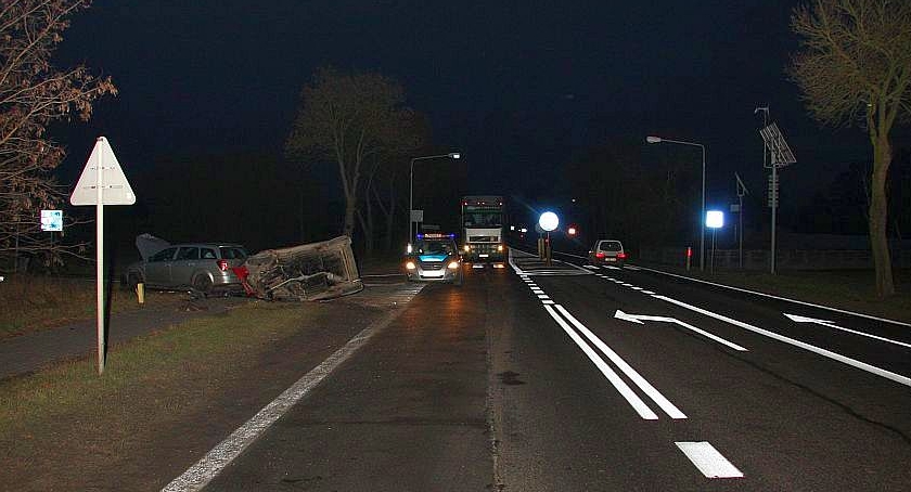 Zderzenie osobówek. Cztery osoby trafiły do szpitala