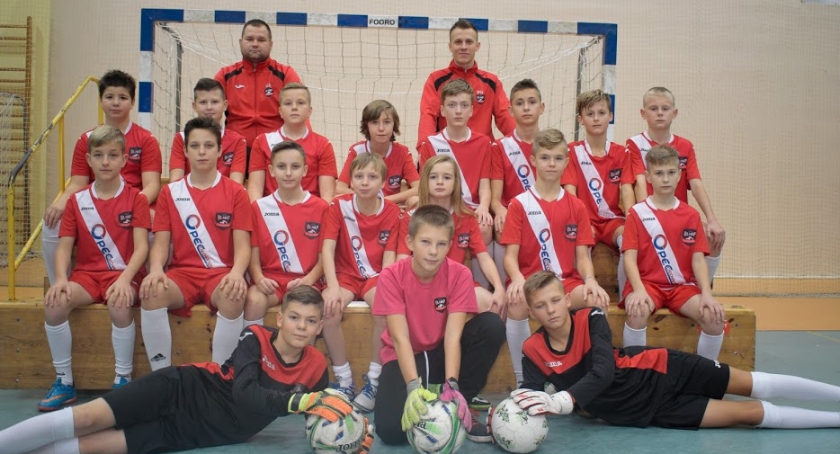 APN Olimp Ciechanów zagra na największym piłkarskim stadionie świata