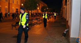 Dlaczego policja nie interweniowała podczas protestów w Ciechanowie? Senator pisze do szefa MSWiA