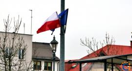 W Ciechanowie wywiesili flagi na znak protestu [zdjęcia]