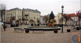 Plac z fontanną w Ciechanowie nazwali Skwerem WOŚP