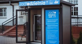 Pierwsza Jadłodzielnia stanęła w Ciechanowie. Mieszkańcy mogą dzielić się żywnością z potrzebującymi