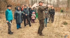 W Nadleśnictwie Ciechanów odbył się spacer z leśnikiem [zdjęcia]
