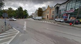 Ograniczona widoczność na skrzyżowaniu w centrum Ciechanowa. Interweniuje radna