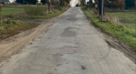 Chcą remontu całej drogi. Decyzję podejmą władze powiatu ciechanowskiego [zdjęcia]