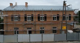 Wydłuży się rewitalizacja budynku przy ul. Fabrycznej. Co z wynagrodzeniami dla podwykonawców?
