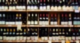 Nocna prohibicja w Ciechanowie? Mieszkańcy wypowiedzą się na temat ograniczenia sprzedaży alkoholu