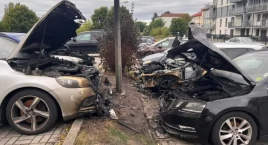 Nocny pożar samochodów w Ciechanowie. Sześć aut uszk…