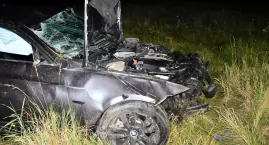 Trzy osoby ranne w wypadku. VW zderzył się z BMW [zdjęcia]