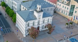 Dyrektorzy dwóch placówek w Ciechanowie zostają na d&hellip;