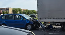 Dwa zdarzenia, pięć pojazdów. Groźnie na ul. Armii K&hellip;