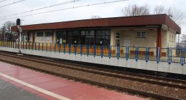 Rozbiórka poczekalni na stacji 