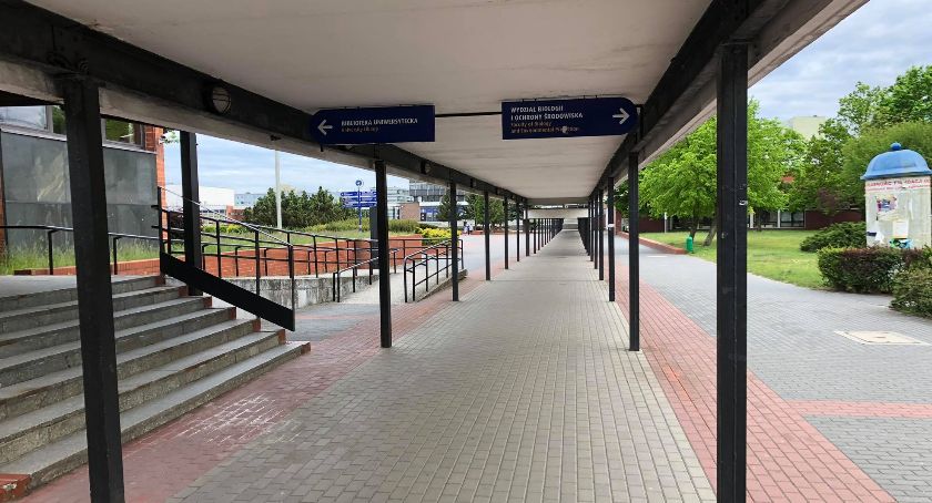 Koronawirus. Pełni obaw studenci UMK piszą petycję do rektora