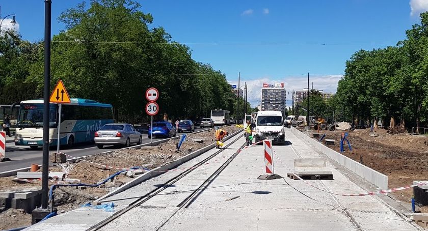Tramwaj wraca na pl. Rapackiego. Drogowcy wyznaczyli termin zakończenia inwestycji [FOTO]