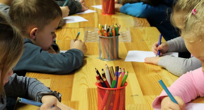 Koronawirus. Znamy wyniki testów ponad 800 pracowników oświaty w Toruniu
