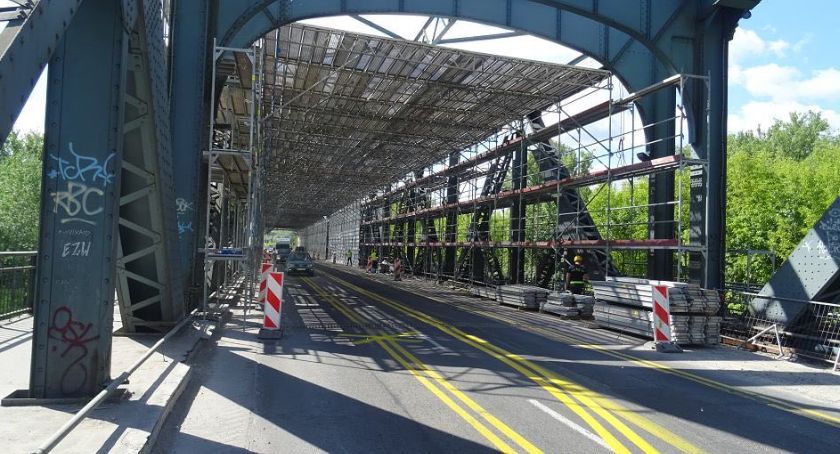 Wypadek na starym moście w Toruniu. Spadł fragment rusztowania