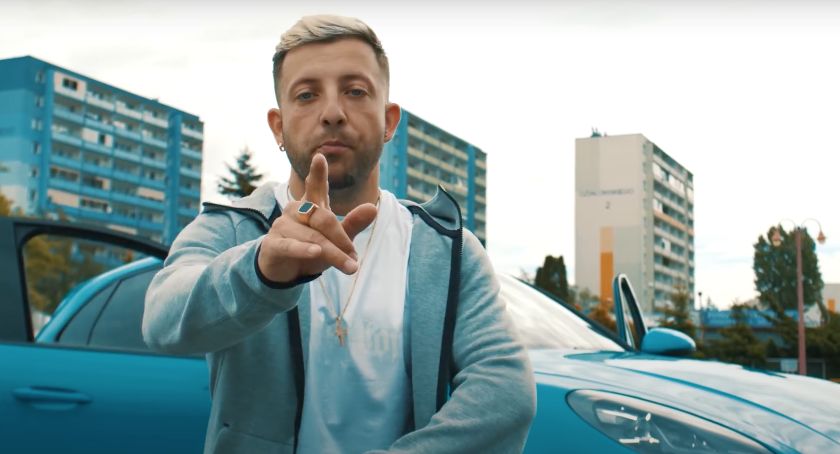 Gwiazdor holenderskiego rapu nagrał teledysk w Toruniu [WIDEO]