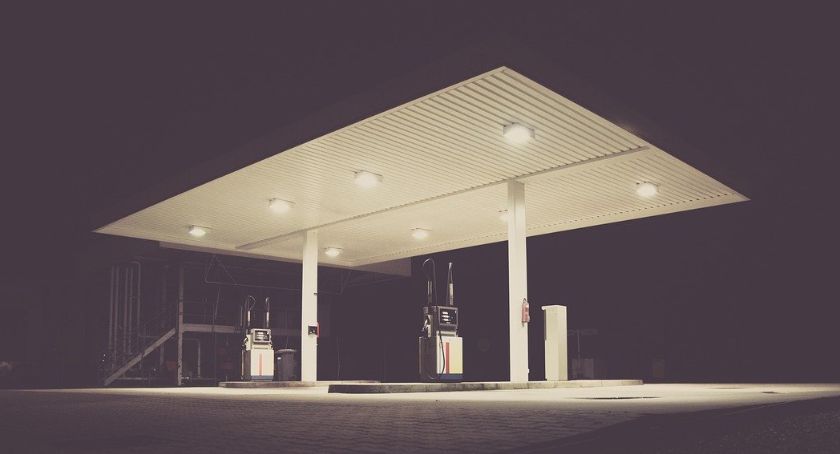 Nocna awantura na stacji benzynowej w Toruniu. Obsługa musiała wyłączyć dystrybutory