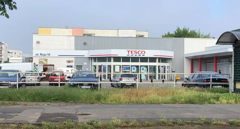 Supermarket Tesco znika z Torunia. Zastąpi go inna marka