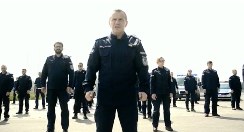 #GaszynChallenge. Oryginalny występ policjantów z Torunia dla małej Hani [WIDEO]