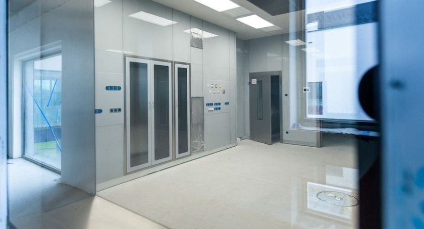 Blok operacyjny marzeń powstaje w szpitalu na Bielanach [FOTO]