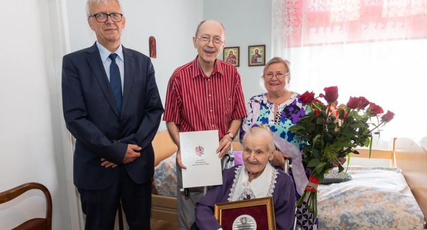 100-letnia Weronika Pieńczewska z Chełmży otrzymała medal Unitas Durat