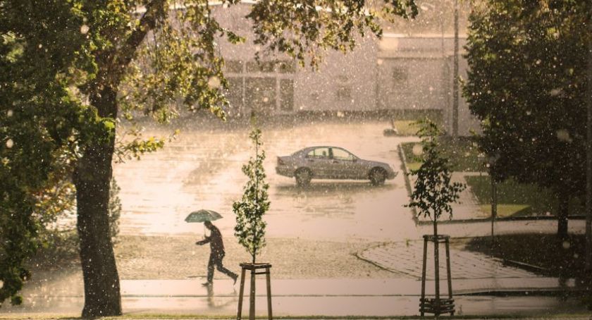 Ostrzeżenie IMGW dla Torunia. Za oknami nie tylko burze