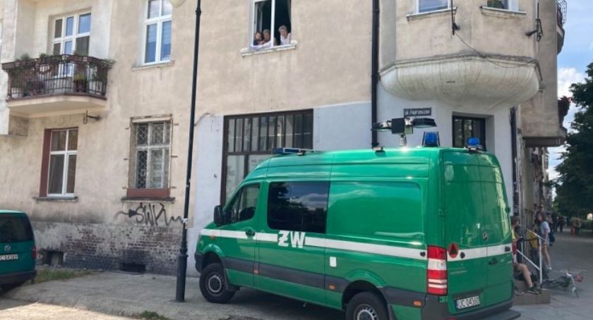 Niebezpiecznie przedpołudnie w Toruniu. Na Bydgoskim Przedmieściu padły strzały [FOTO, WIDEO]
