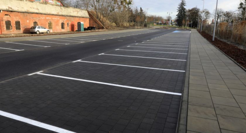 Toruń walczy ze skutkami koronawirusa. Ucierpią portfele kierowców