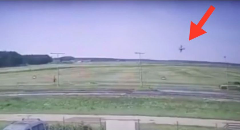Katastrofa lotnicza w Bydgoszczy. Dramatyczne nagranie trafiło do sieci [WIDEO]
