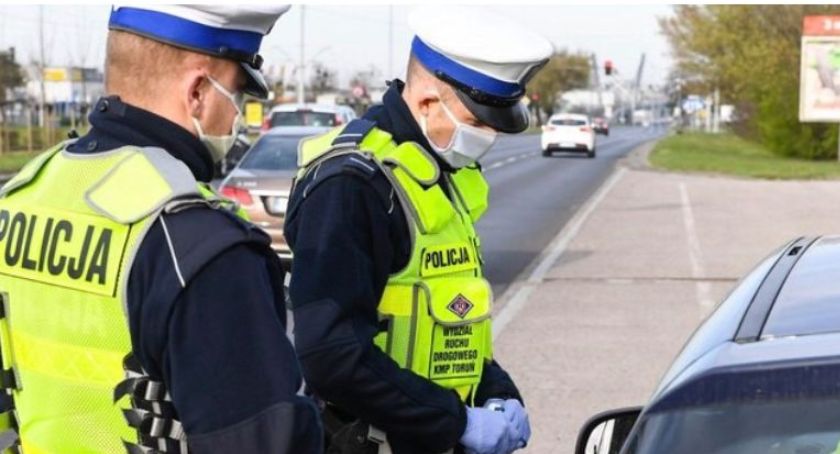 Niecodzienna akcja drogówki z Torunia. Policjanci będą współpracować z... księdzem