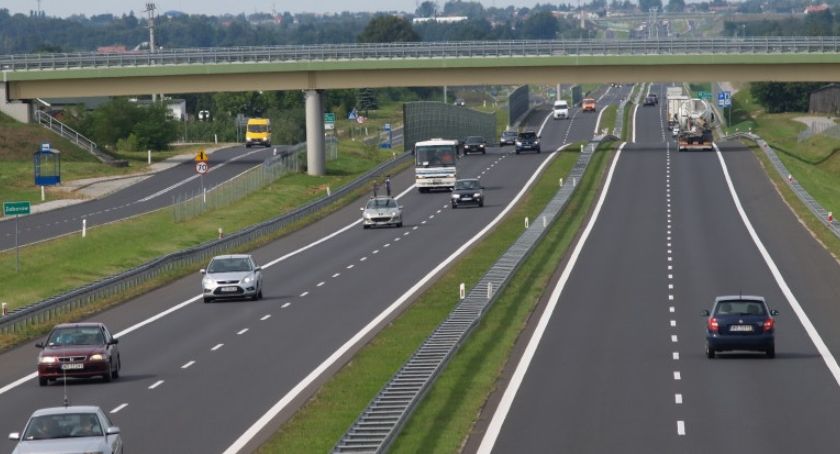 Blokada na autostradzie. Brawurowa akcja kierowców na pasie w kierunku Torunia