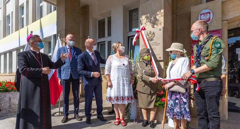 W Toruniu została odsłonięta tablica poświęcona bohaterom Cudu nad Wisłą
