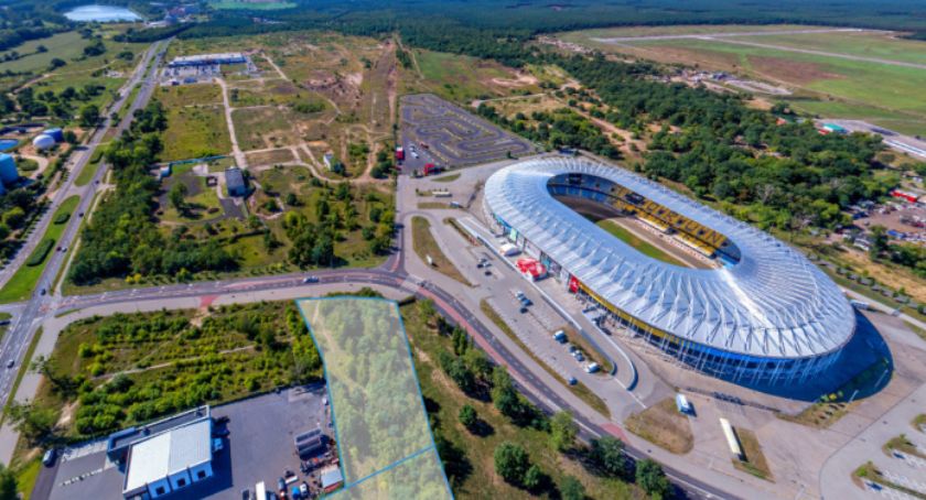Działka przy Motoarenie idzie pod młotek. Ostatnie godziny na wpłacenie wadium