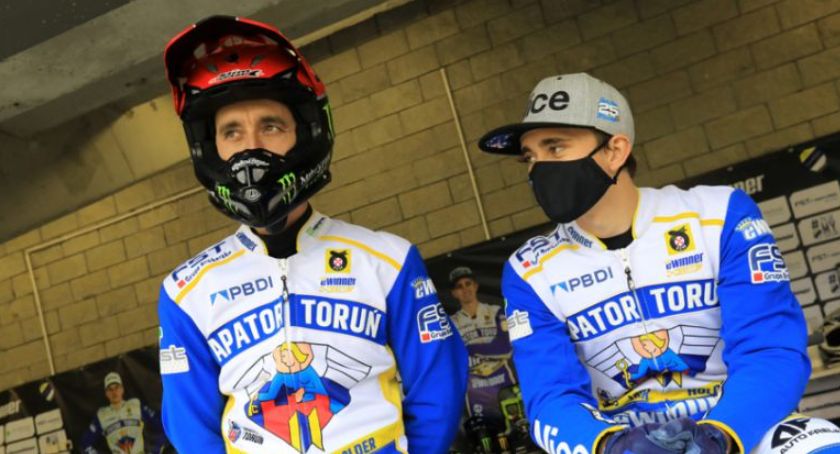 Świetna forma braci Holderów. Apator Toruń wygrywa na Motoarenie