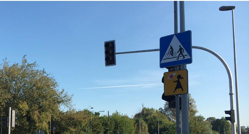 W Toruniu powstała nowa sygnalizacja świetlna. W miejscu śmiertelnego wypadku