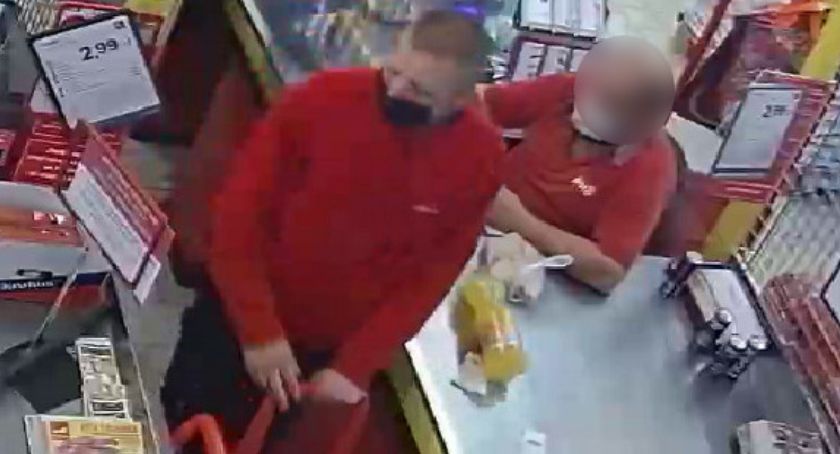 Złodziej w bluzie „Telepizza” ukradł portfel. Rozpoznajesz go? [FOTO]