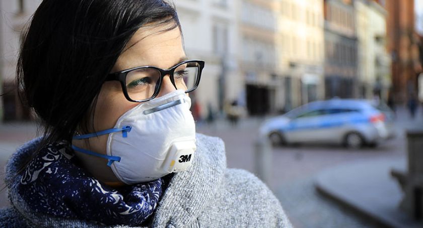 Szykujcie maseczki. Toruń w strefie zagrożenia epidemicznego