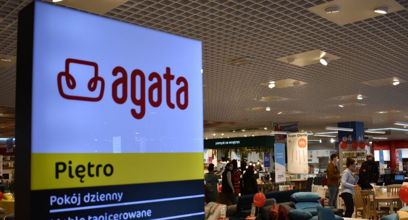 Tłumy na otwarciu salonu meblowego Agata w Toruniu [FOTO]