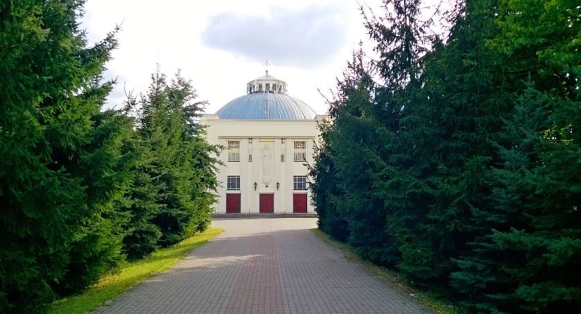 Koronawirus. Toruńska parafia odwołuje Eucharystie i zawiesza kancelarię