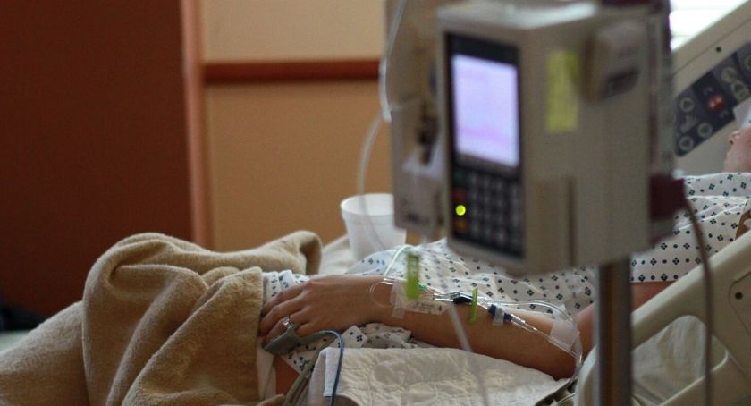 Koronawirus. Ogromny wzrost zakażeń w Toruniu, dwie osoby nie żyją