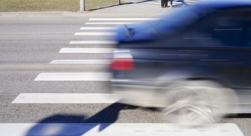 Rząd zmienia przepisy. To rewolucja dla kierowców i pieszych