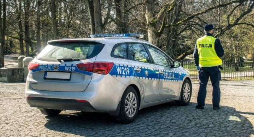Trwają poszukiwania 50-latka z Torunia. Mężczyzna porusza się w charakterystyczny sposób