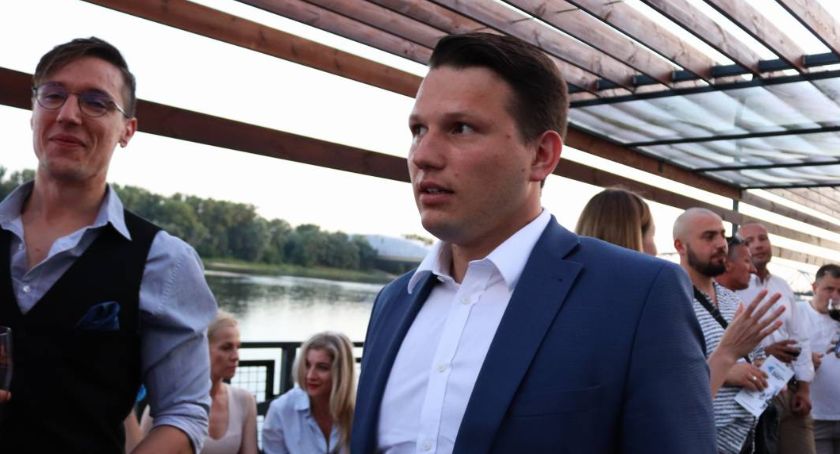 Policyjny nalot na biuro Sławomira Mentzena w Toruniu